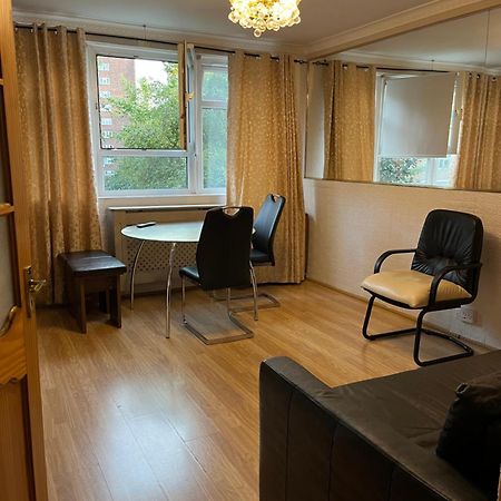 1 Bedroom Flat Close To City With Free Parking Arrangement London Exterior foto