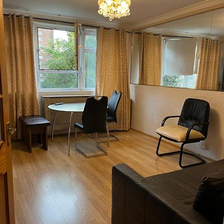 1 Bedroom Flat Close To City With Free Parking Arrangement London Exterior foto