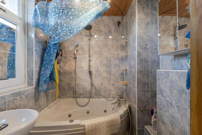 1 Bedroom Flat Close To City With Free Parking Arrangement London Exterior foto